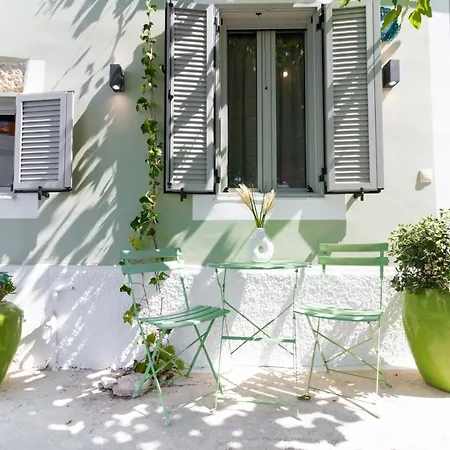 Mounouria House *